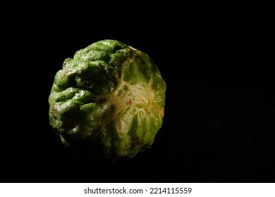  Kaffir Limes Are The Citrus Fruit Grown On The Kaffir Lime Tree Citrus Lystrix