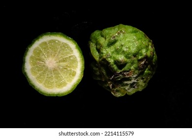  Kaffir Limes Are The Citrus Fruit Grown On The Kaffir Lime Tree Citrus Lystrix