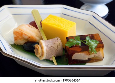 Kaiseki dinner on a first-class flight - Powered by Shutterstock