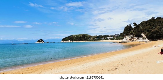 Kaiteriteri Beach Under Sunny Day