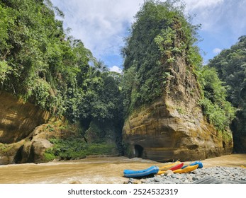 Kajaks in a river bend in Guejar Canyon in Mesetas, Meta, Colombia - Powered by Shutterstock