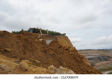 804 Komatsu Bulldozer Images, Stock Photos & Vectors | Shutterstock