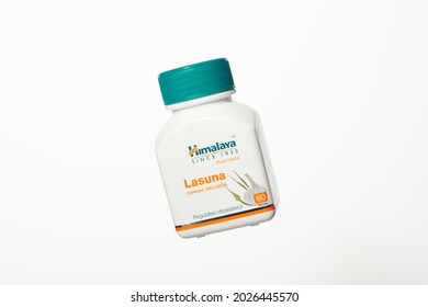 KALININGRAD, RUSSIA - 03.07.2020 - Himalaya Lasuna Ayurvedic Dietary Supplement For Lower Blood Lipid Levels For Cholesterol Biosynthesis. Isolated White Background.