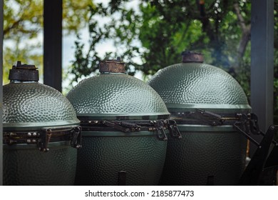 Kamado-style green color ceramic charcoal barbecue egg shape cooker