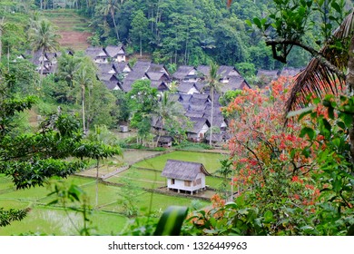 Kampung Naga Traditional Village Baduy Tribe Stock Photo 1326449963 ...