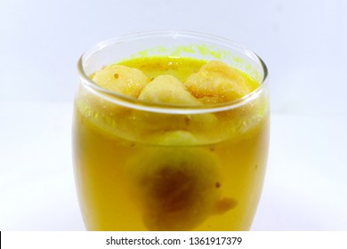 Kanji Wada Or Kanji Vada In Glass - Indian Snack Chaat