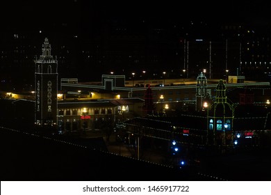 Kansas City, Missouri - January 1 2016: The Famous Christmas Lights At The Kansas City Plaza.