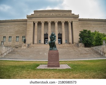 Kansas City, Missouri July 16, 2022 - The Nelson-Atkins Museum Of Art - Rodin's Thinker Sculpture