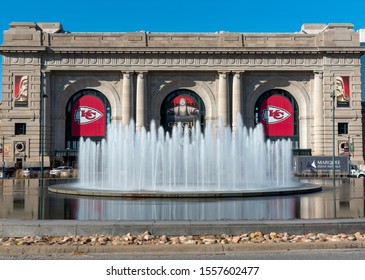 Kansas City, MO, USA - October 26, 2019: Fountain Art At Union Station