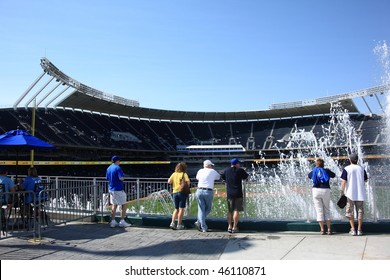 KANSAS CITY - SEPTEMBER 27: Royals Fans Watch A Late Season Baseball Game Through Famous KC Fountains At Kauffman Stadium On September 27, 2009 In Kansas City, Missouri.