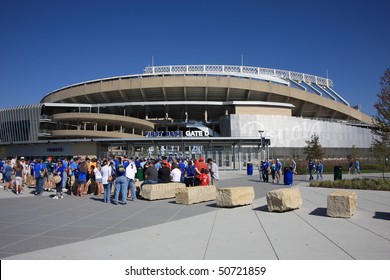 KANSAS CITY - SEPTEMBER 27: Royals fans gather at Kauffman Stadium for a late season baseball game on September 27, 2009 in Kansas City, Missouri.
