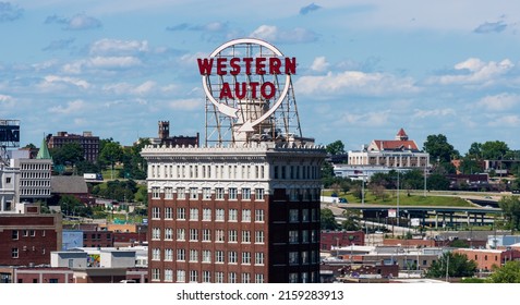 KANSAS CITY, UNITED STATES - Jul 14, 2016: An Aerial View Of The Kansas City Skyline With The Western Auto Building On A Sunny Day