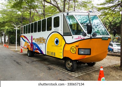 KAOHSIUNG, Taiwan - October 23, 2015 : Duck Tour In Kaohsiung City, It Is A Tourist Boat / Bus.