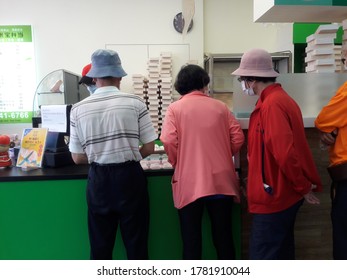 Kaohsiung, Taiwan-July 23, 2020: Crowds In A Bento Shop Waiting To Buy