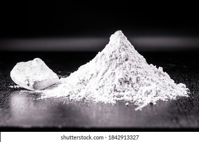 Kaolin is a mineral of inorganic constitution, chemically inert, extracted from deposits and processed in different granulometric bands. Used in the food industry, paper and inks