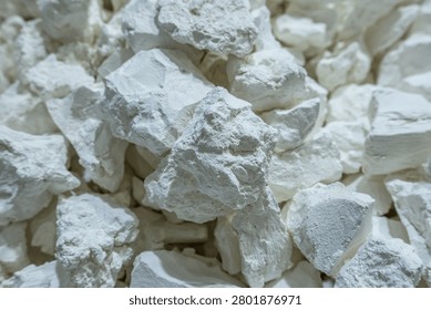 Kaolin, a raw material for the ceramic industry - white high-plasticity clay