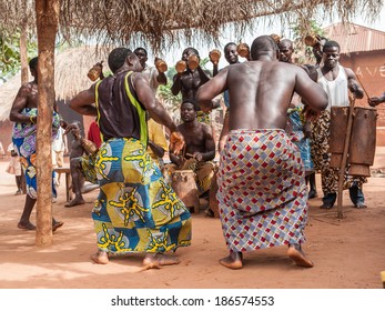 KARA, TOGO - MAR 11, 2012:  Unidentified Togolese People Dance The Religious Voodoo Dance. Voodoo Is The West African Religion