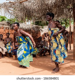 KARA, TOGO - MAR 11, 2012:  Unidentified Togolese Women In Traditional Dress Dance The Religious Voodoo Dance. Voodoo Is The West African Religion
