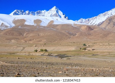 Karakoram Highway. A Famous Landscape On The Karakoram Highway In Pamir Mountains, Akto County,Kizilsu Kirghiz Autonomous Prefecture, Xinjiang, China.