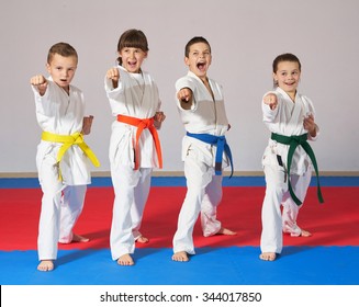 karate kids martial arts training