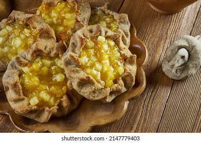 Karelian pasty with apples and apricot - traditional pasties usually had a rye crust, but the North Karelian and Ladoga Karelian