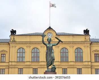 KARLSTAD, SWEDEN - FEBRUARY 21, 2016: Peace Monument At Town Square Of Karlstad, Sweden. This Monument Was Erected In 1955 To Commemorate The Dissolution Of The Union Between Sweden And Norway.