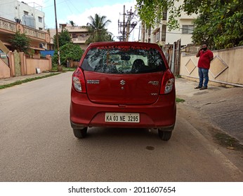 Karnataka, Maruti Suzuki Alto 800 Vxi Car Standing On Street Road