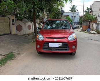 Karnataka, Maruti Suzuki Alto 800 Vxi Car Standing On Street Road