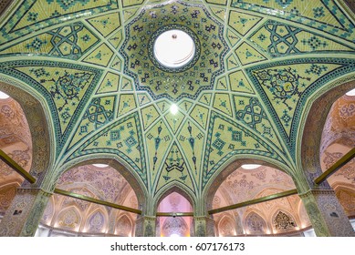 KASHAN, IRAN - OCTOBER 20, 2016 : Ornate Mosaic Ceiling And Circle Skylight, Architectural Detail Of Sultan Mir Ahmed Bathhouse, Popular Travel Destination In Kashan, Iran.