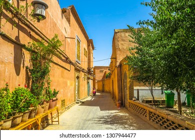 Kashgar Old Town Common Uyghur Architecture Apartment Buildings Street With Playing Little Children