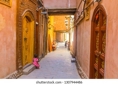 Kashgar Old Town Common Uyghur Architecture Apartment Buildings Street With Playing Little Children