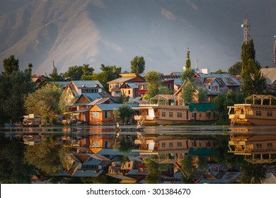 Kashmir houseboats