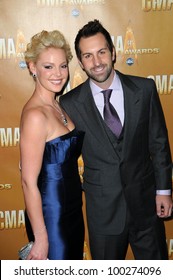 Katherine Heigl And Josh Kelly At The 44th Annual CMA Awards, Bridgestone Arena, Nashville, TN.  11-10-10