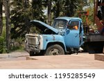 Kazahkstan broken truck triening to repair 