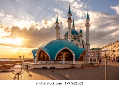 Kazan Kremlin At Sunset, Tatarstan, Russia. Sunny View Of Kul Sharif Mosque, Landmark Of Kazan In Summer. Famous Tourist Attraction, Muslim Architecture In Kazan City Center. Travel And Tourism Theme