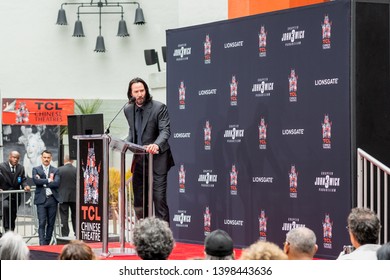 Keanu Reeves. Actor's Handprints and Footprints Cemented on Hollywood Boulevard. Chinese Theater Event, Guests, Celebrities, Halle Berry, Laurence Fishburne.
Hollywood, California, USA, May 14, 2019