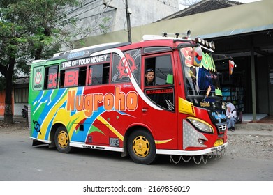 12,004 Painted bus Images, Stock Photos & Vectors | Shutterstock