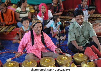 1,927 Gamelan musician Images, Stock Photos & Vectors | Shutterstock