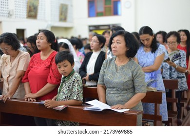 Kebumen, Indonesia - December, 2015: Christians Hold A Christmas Mass At A Church In Kebumen.