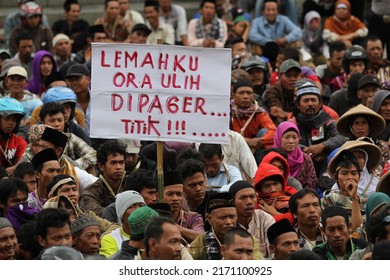 Kebumen, Indonesia - July, 2015: Residents Demonstrate Demanding Land Acquisition In Front Of The Parliament Building In Kebumen, Indonesia.