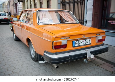 KEDAINIAI - JUNE 20: Volvo 242 L On The Street On June 20, 2015 In Kedainiai, Lithuania. The Volvo 200 Series Was A Range Of Executive Cars Produced By Volvo Cars From 1974 To 1993.