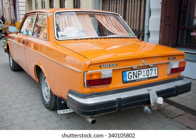 KEDAINIAI - JUNE 20: Volvo 242 L On The Street On June 20, 2015 In Kedainiai, Lithuania. The Volvo 200 Series Was A Range Of Executive Cars Produced By Volvo Cars From 1974 To 1993.