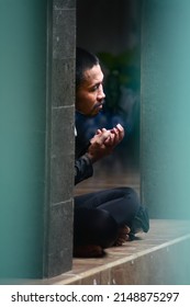 At The Kedunglo Malang Mosque, The State Of Indonesia, On April 23, 2022, A Person Who Is Praying After Working All Day,