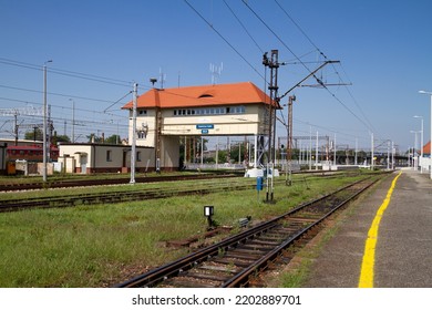 KEDZIERZYN-KOZLE, POLAND - AUGUST 3, 2022: Signalling Control Centre Or Dispatch Office (Nastawnia KKA Kędzierzyn-Koźle). Signal Box, Interlocking Tower Or Signal Cabin Above Train Tracks.