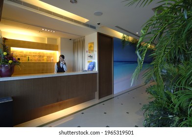 Keelung City, Taiwan-September 27, 2005: Hotel Interior Counter Service And Architectural Decoration