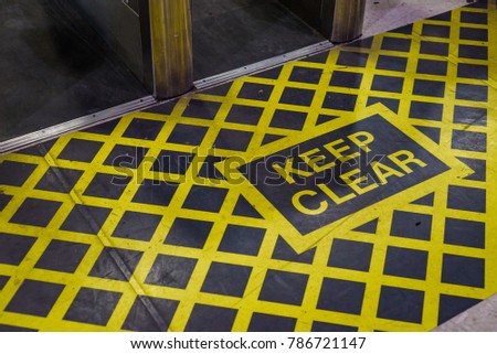 Keep clear sign
