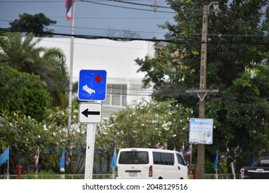 Keep Right Sign Traffic Signon The Road