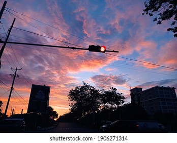 Keindahan Senja Dipersimpangan Jalan Menuju Pusat Stock Photo ...