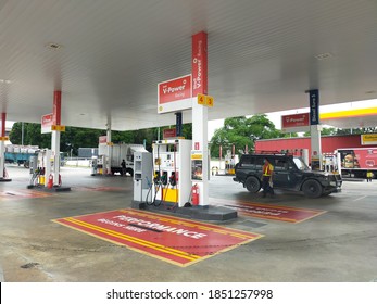 Kelana Jaya, Malaysia : November 03rd, 2020 - Atmosphere At The Shell Petrol Station New Klang Valley Expressway.