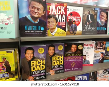 KELANTAN , MALAYSIA - 23/12/2108 Books About The Financial And Business From Robert T.Kiyosaki And Jack Ma At The Bookstore In Kota Bharu Kelantan.